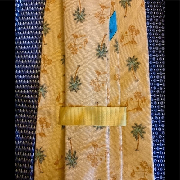 BUNDLE of 3 TIES ✨ 2 BERGAMO New York and 1 TOMMY BAHAMA Pure Silk neckties - Picture 5 of 13